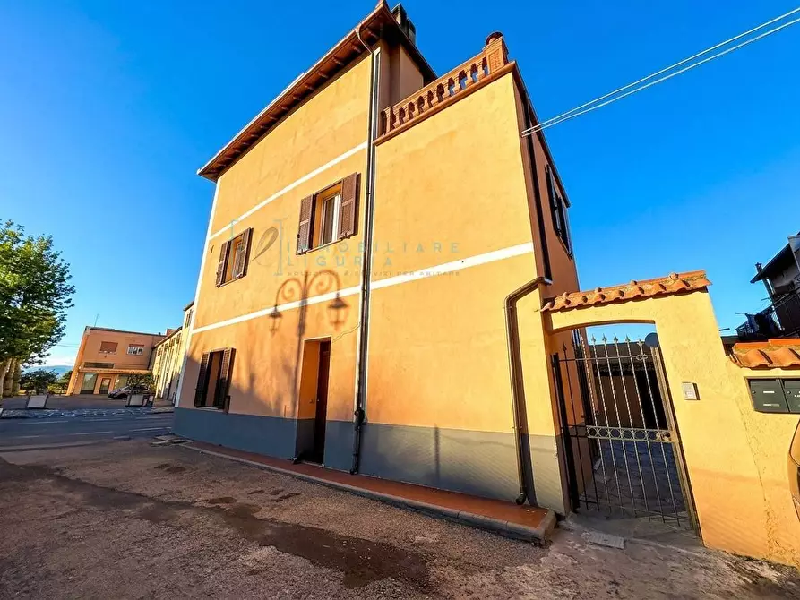 Immagine 1 di Appartamento in vendita  in Viale Pontelungo a Albenga
