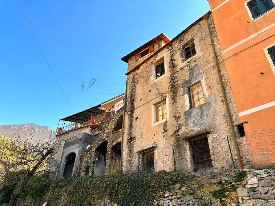 Immagine 1 di Rustico / casale in vendita  in via IV Novembre a Castelbianco