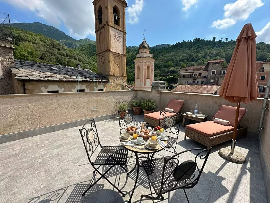 Immagine 1 di Appartamento in vendita  in via iv novembre a Castelbianco