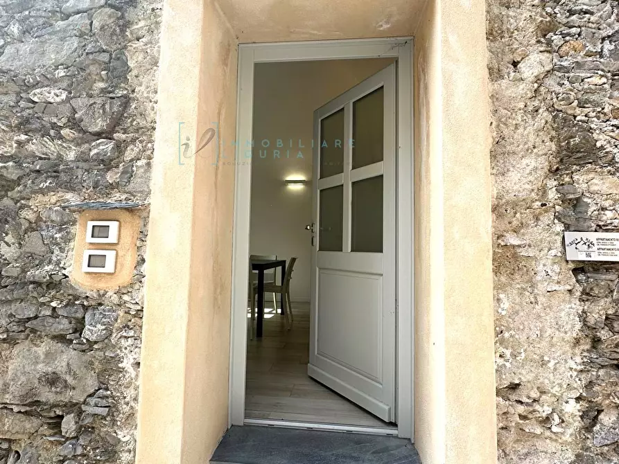 Immagine 2 di Appartamento in vendita  in via iv novembre a Castelbianco