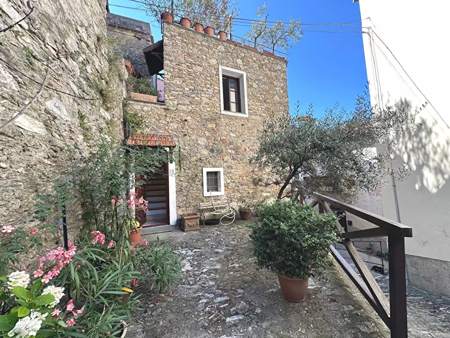 Immagine 2 di Rustico / casale in vendita  in Via Maggiore a Castelvecchio Di Rocca Barbena