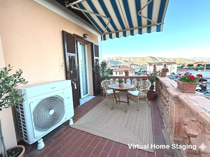 Immagine 1 di Appartamento in vendita  in Viale Pontelungo a Albenga