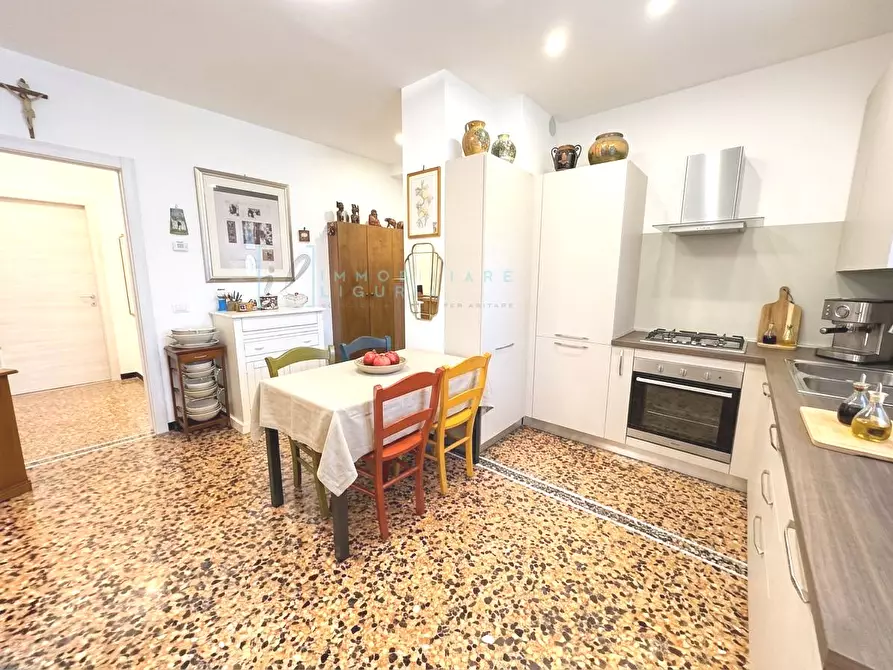 Immagine 1 di Appartamento in vendita  in Viale Pontelungo a Albenga