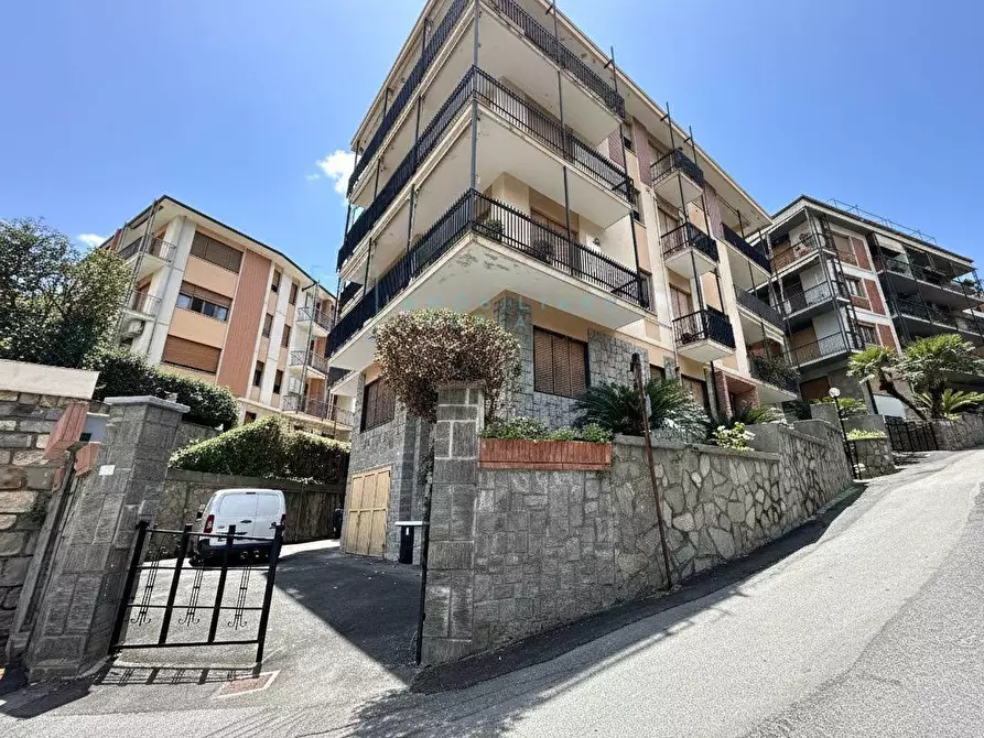 Immagine 1 di Appartamento in vendita  in Via Cardellino a Alassio