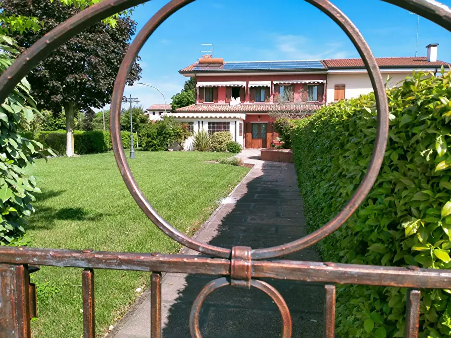 Immagine 1 di Casa semindipendente in vendita  a Altivole