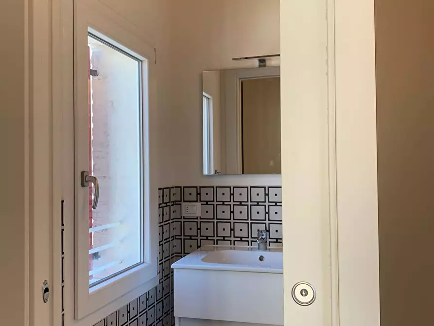 Immagine 18 di Attività commerciale in vendita  a Quinto Di Treviso