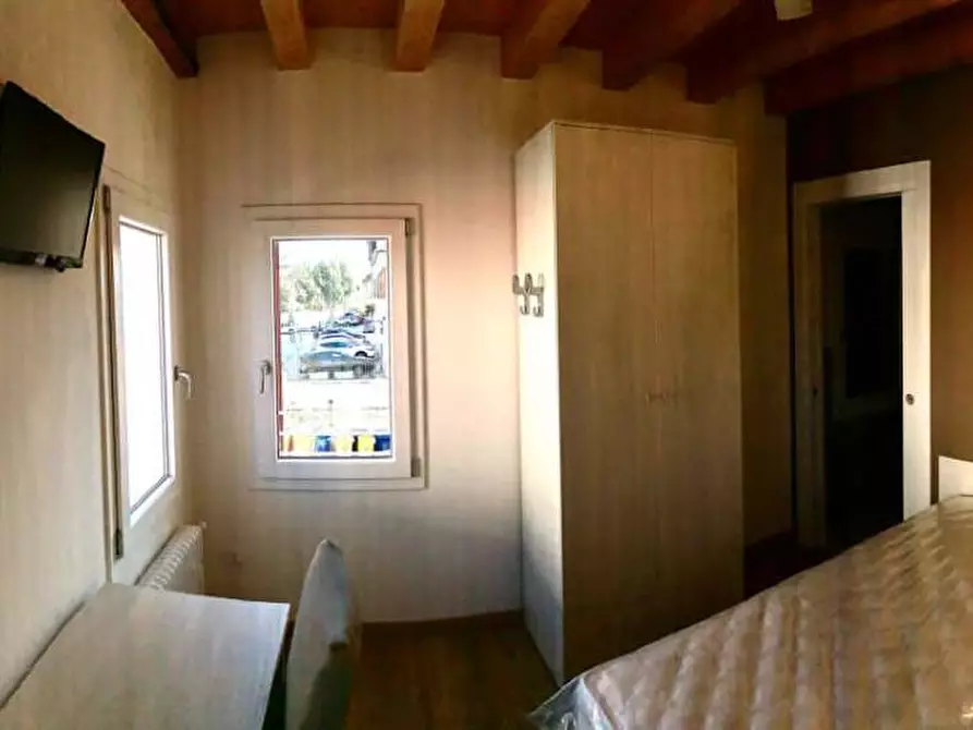 Immagine 22 di Attività commerciale in vendita  a Quinto Di Treviso