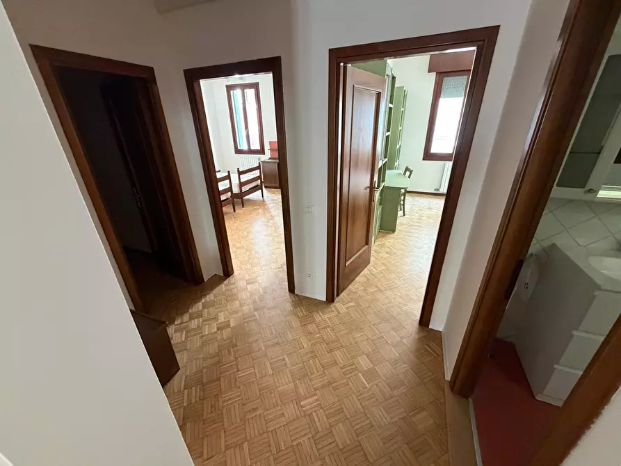 Immagine 10 di Appartamento in affitto  a Treviso