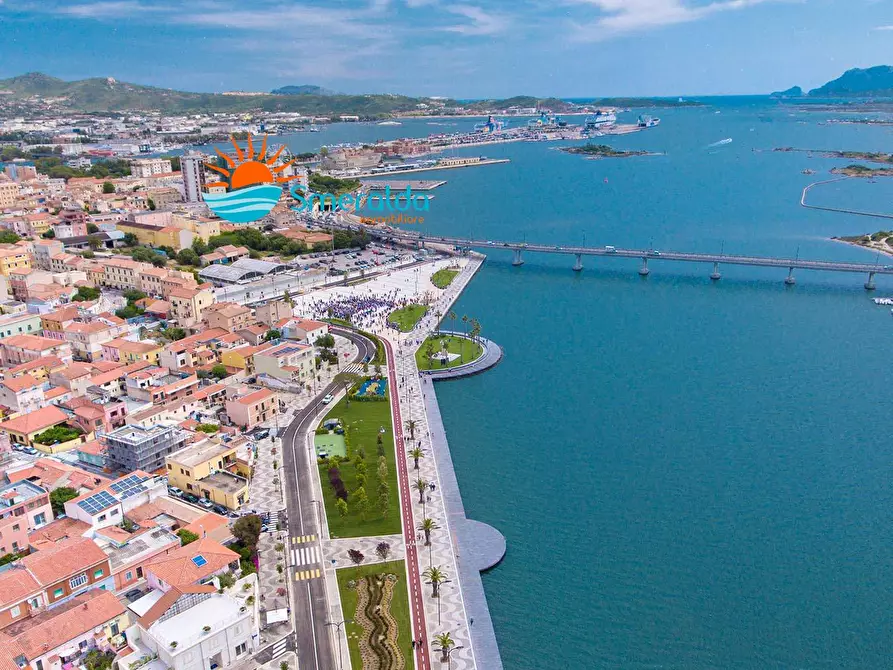 Immagine 36 di Attico in vendita  in via goceano 26 a Olbia