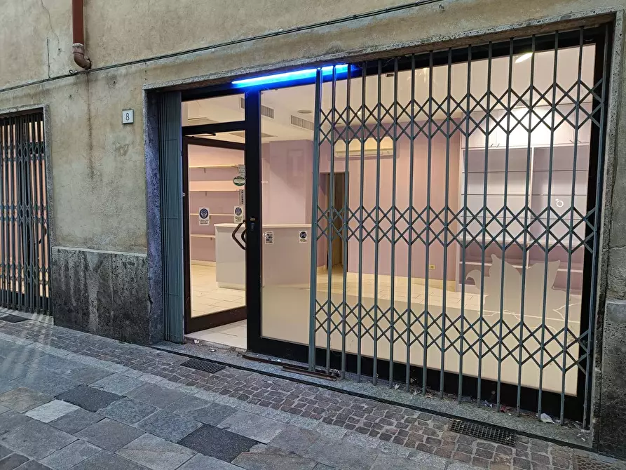 Immagine 3 di Negozio in vendita  a Grezzago