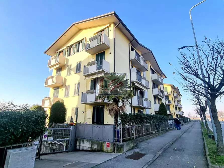 Immagine 1 di Appartamento in vendita  in viale Papa Giovanni XXIII a Verdellino