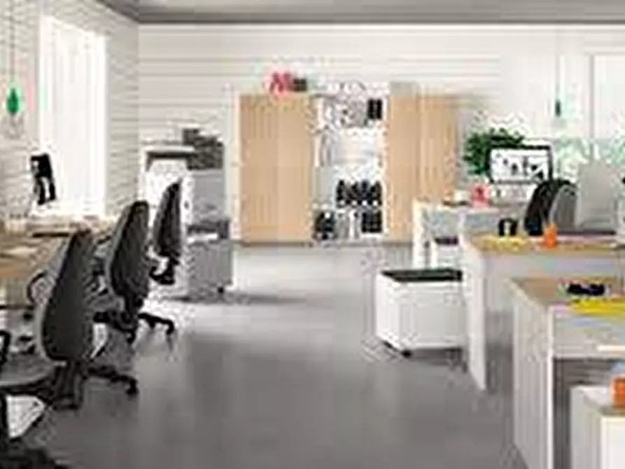 Immagine 6 di Locale commerciale in vendita  in via marconi a Basiano