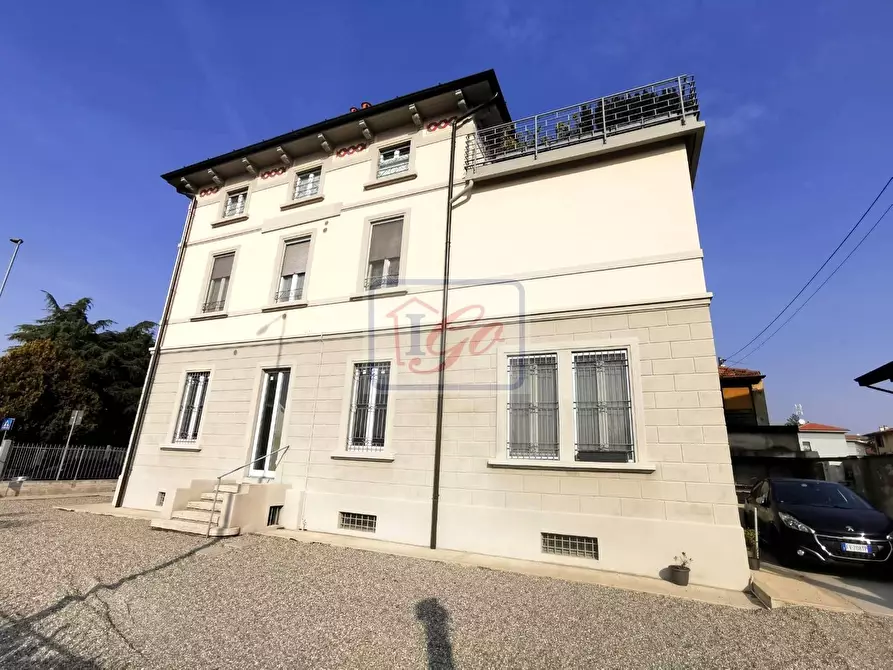 Immagine 28 di Villa in vendita  in Via Roma a Capriate San Gervasio