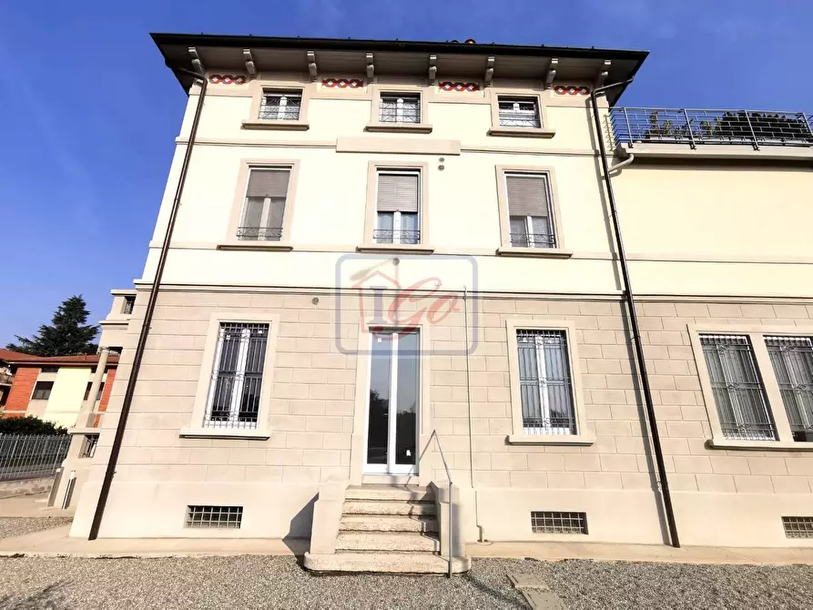 Immagine 27 di Villa in vendita  in Via Roma a Capriate San Gervasio