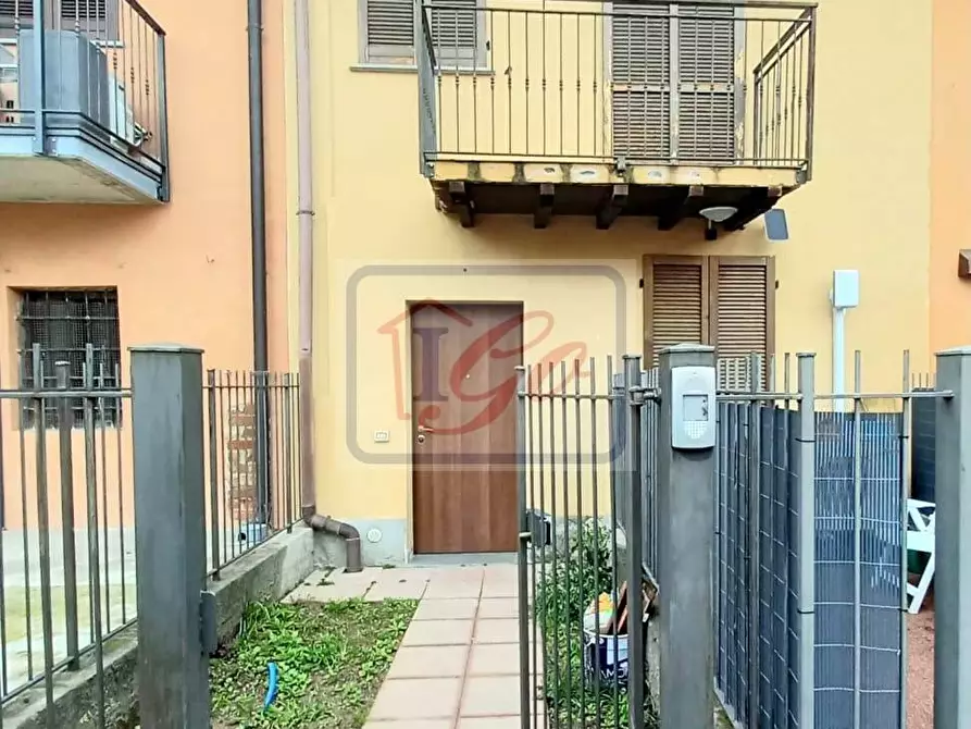 Immagine 1 di Casa indipendente in vendita  in Via Solferino 2 a Vimercate