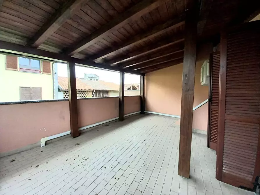 Immagine 27 di Villa in vendita  in va san francesco a Busnago