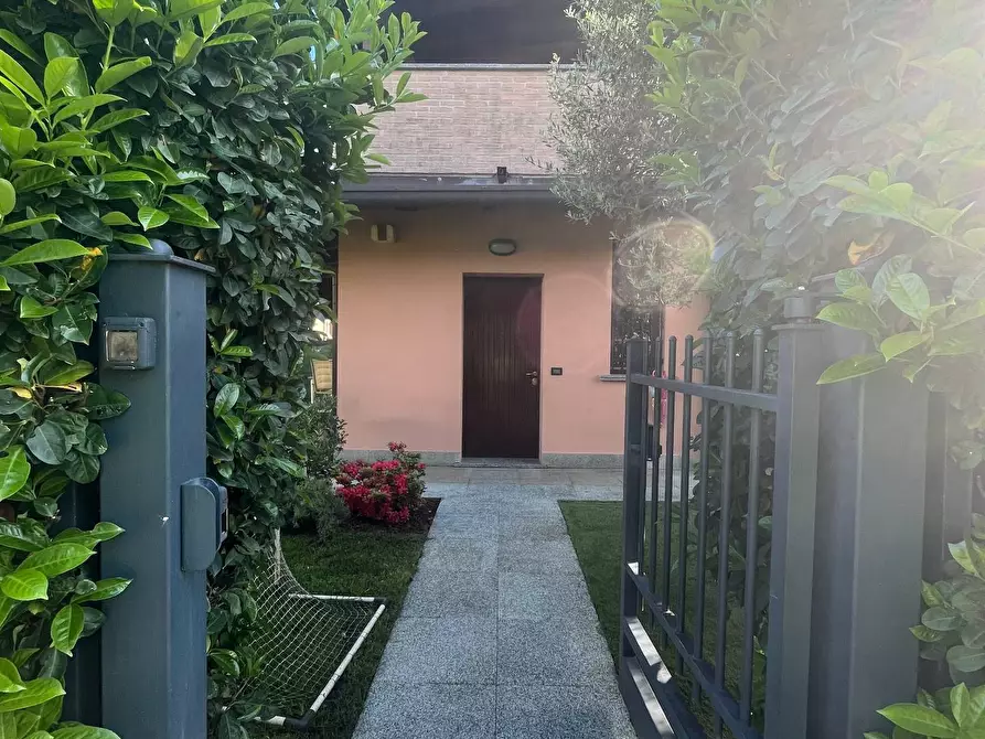 Immagine 44 di Villa in vendita  in va san francesco a Busnago