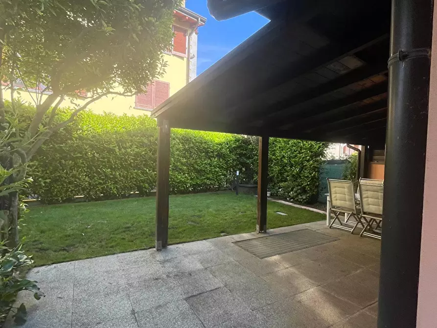 Immagine 38 di Villa in vendita  in va san francesco a Busnago