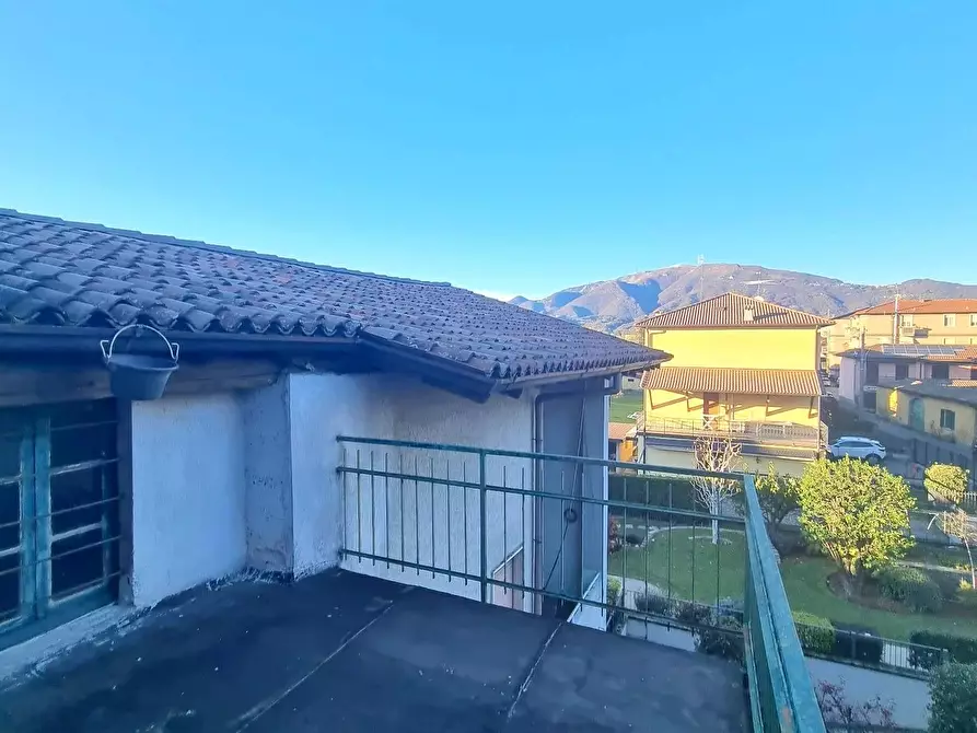 Immagine 10 di Appartamento in vendita  in via puccini a Arcene