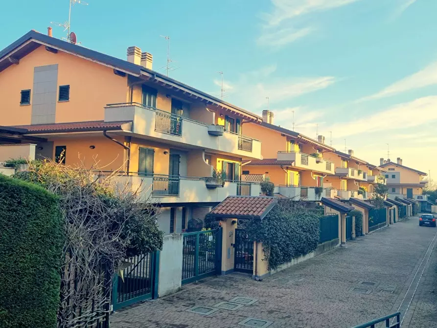 Immagine 37 di Casa semindipendente in vendita  in via fratelli cervi a Cornate D'adda