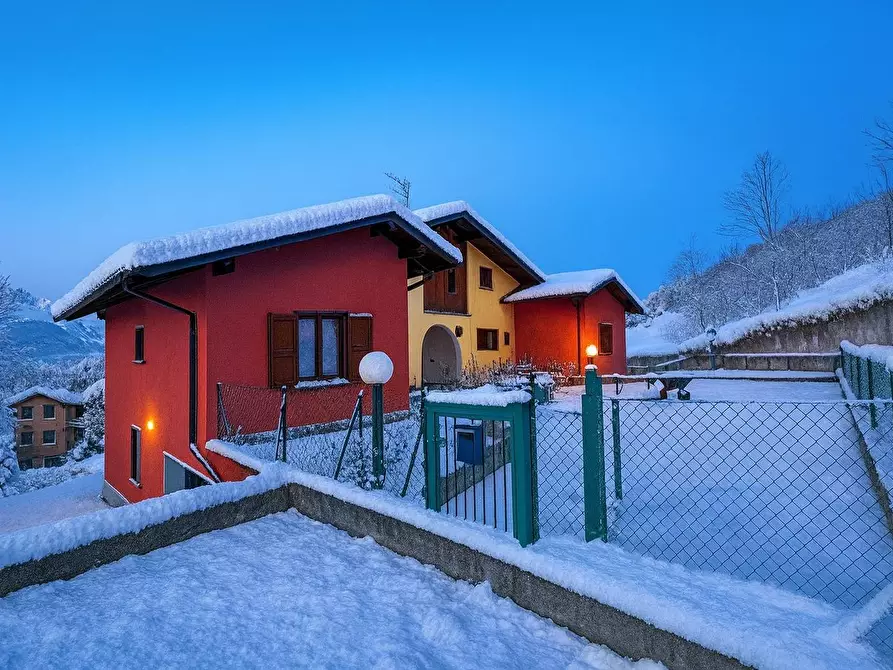 Immagine 1 di Appartamento in vendita  in Via Brumana a Costa Valle Imagna