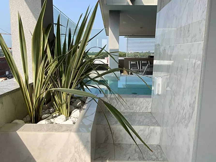 Immagine 40 di Attico in vendita  a Basiano