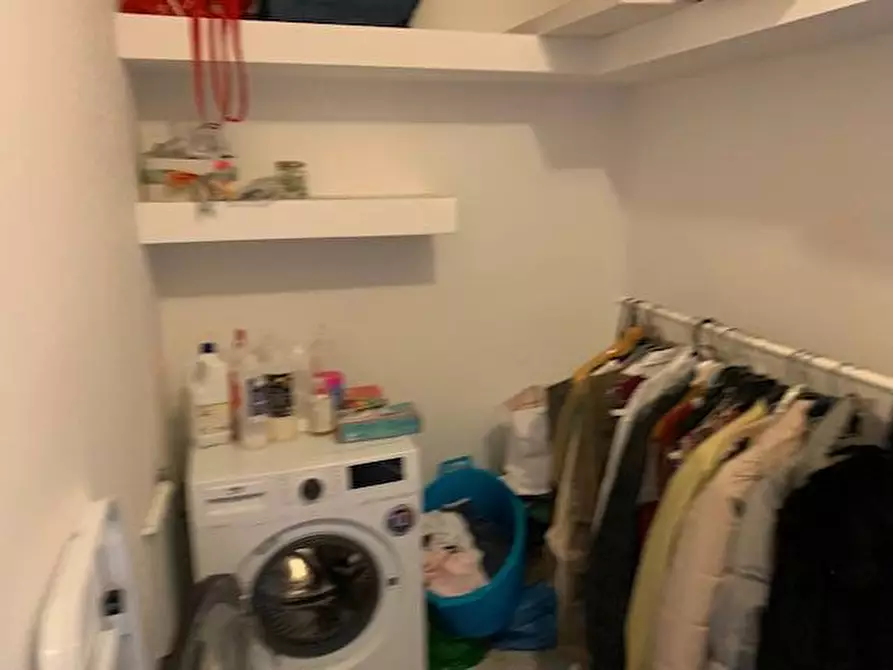 Immagine 11 di Locale commerciale in vendita  in Corso vittorio veneto a Osio Sotto