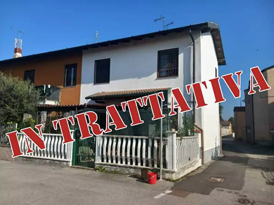 Immagine 1 di Casa indipendente in vendita  a Comazzo