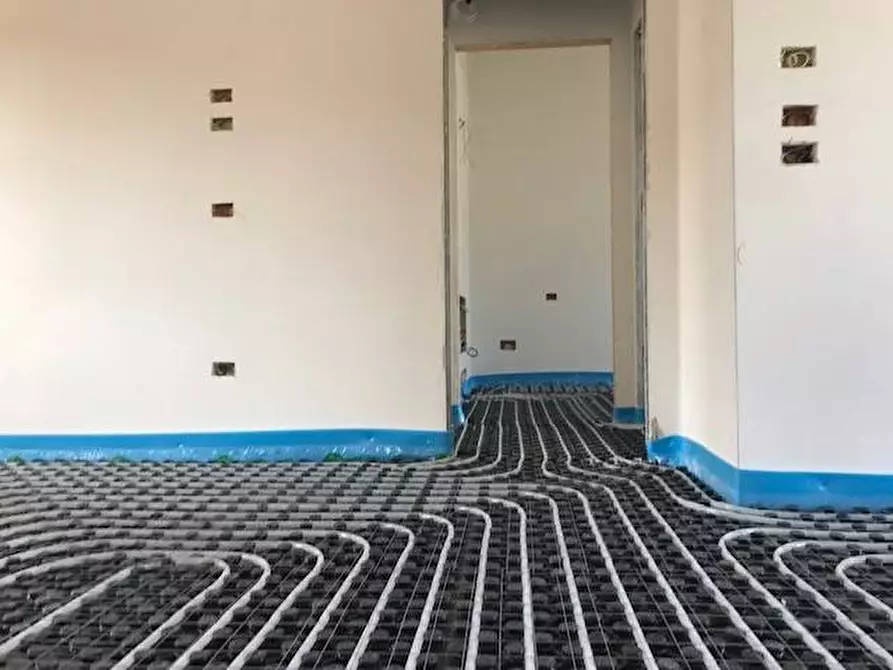 Immagine 15 di Appartamento in vendita  in via montale a Arcene