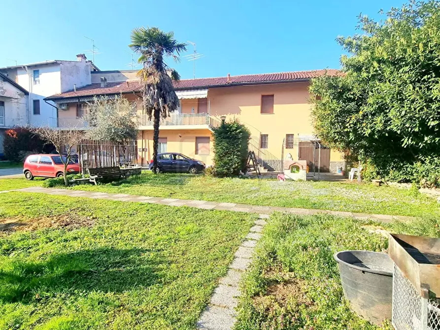 Immagine 22 di Appartamento in vendita  in via gramsci a Grezzago