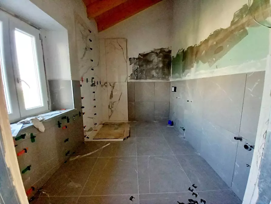 Immagine 10 di Appartamento in vendita  in bel gioioso a Busnago