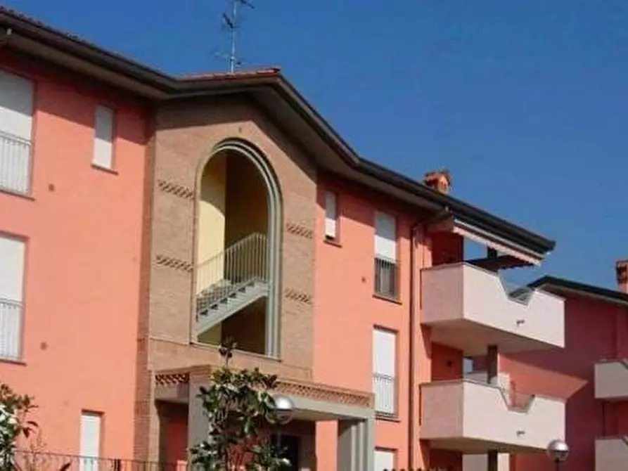 Immagine 27 di Appartamento in vendita  in via romagna a Bernareggio