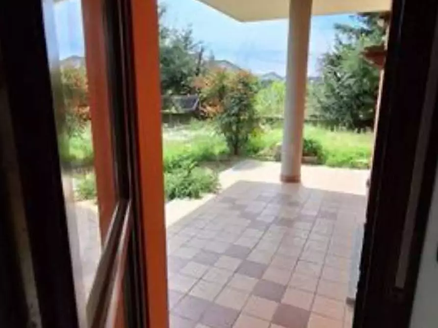 Immagine 4 di Appartamento in vendita  in via romagna a Bernareggio