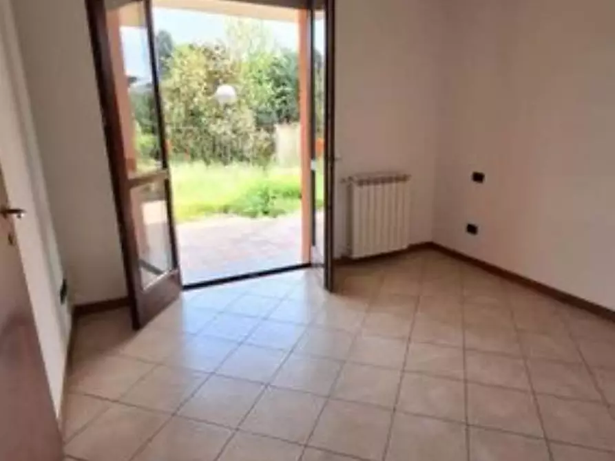 Immagine 16 di Appartamento in vendita  in via romagna a Bernareggio