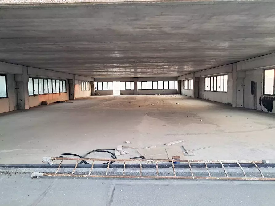 Immagine 2 di Capannone industriale in vendita  a Basiano