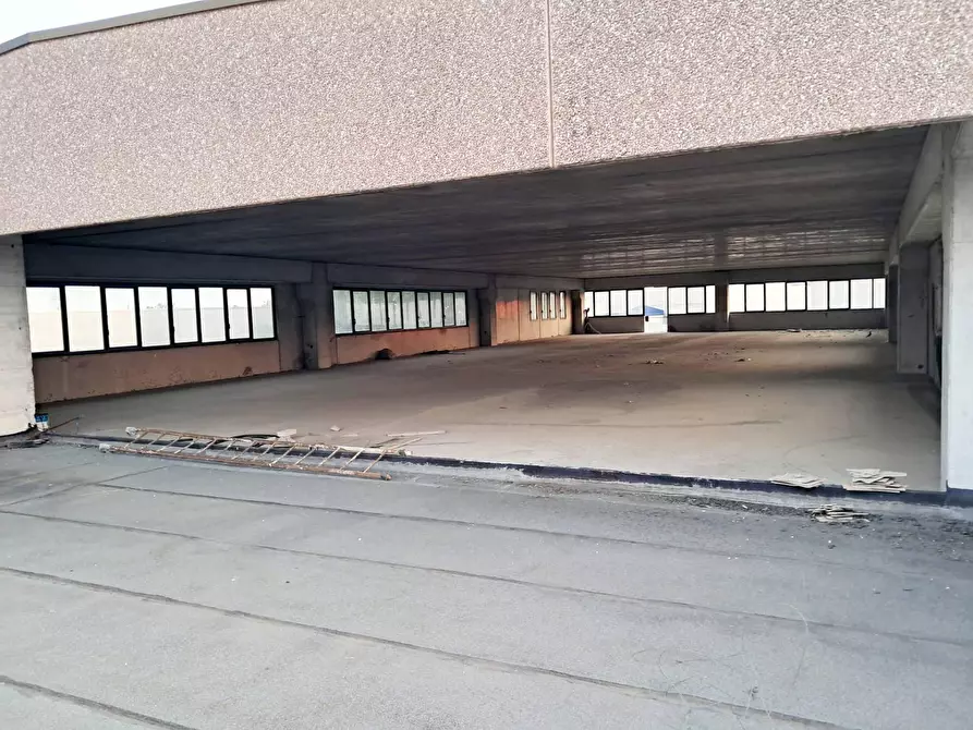 Immagine 3 di Capannone industriale in vendita  a Basiano