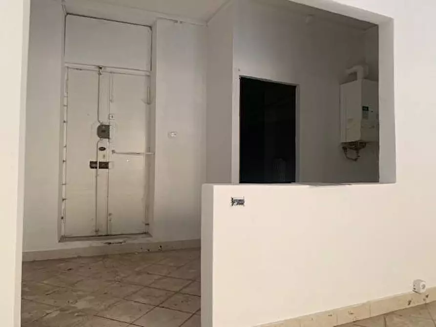 Immagine 9 di Locale commerciale in vendita  in via marconi a Osio Sotto