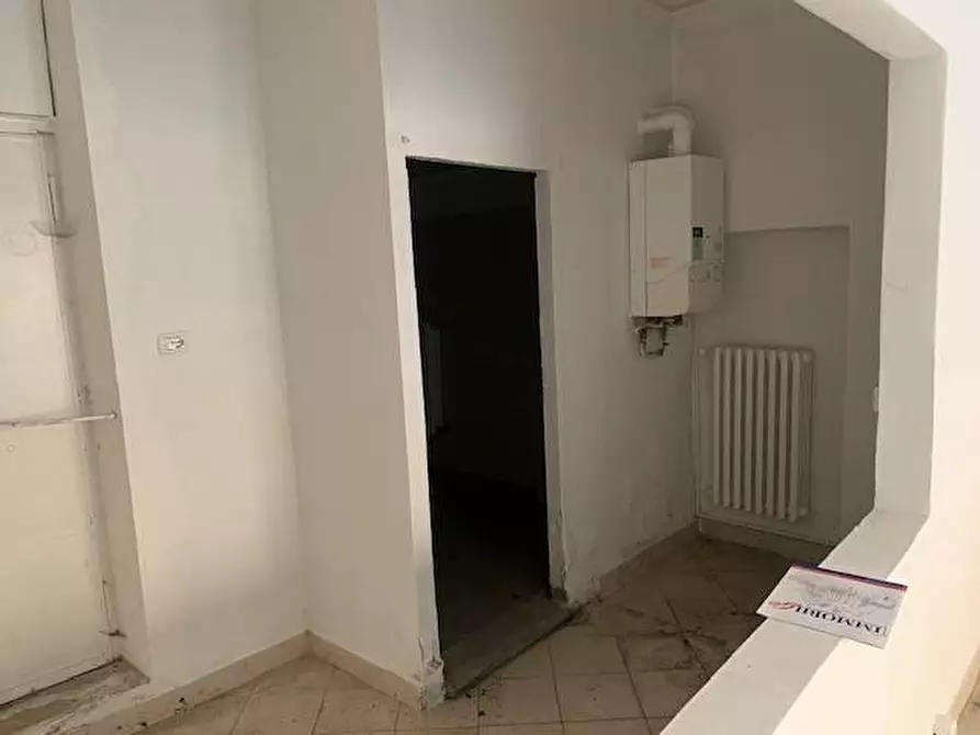 Immagine 7 di Locale commerciale in vendita  in via marconi a Osio Sotto