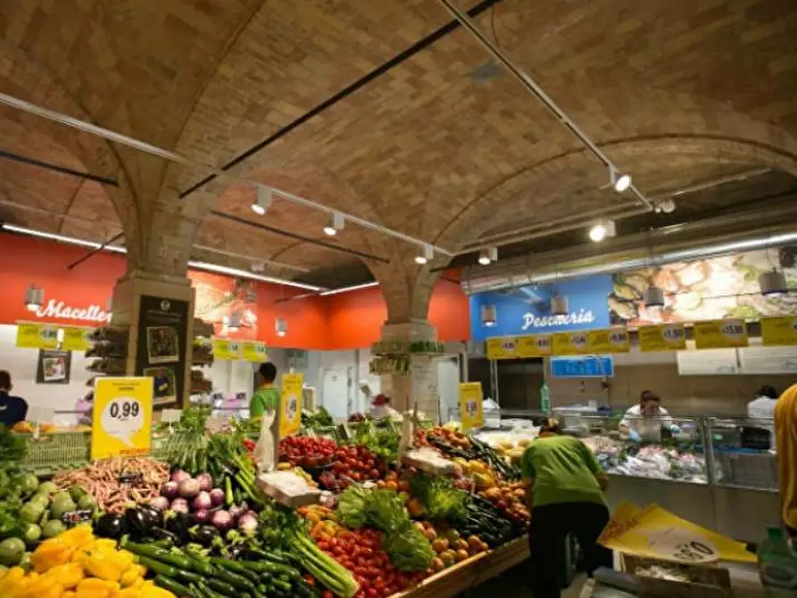 Immagine 17 di Attività commerciale in vendita  in piazza san lorenzo a Alzano Lombardo