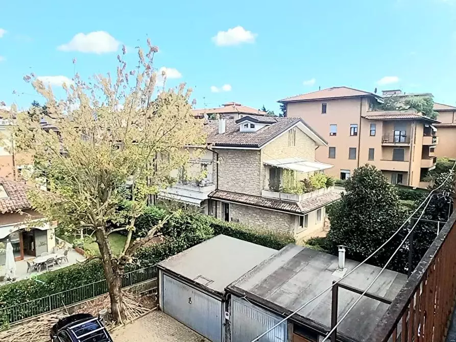 Immagine 2 di Appartamento in vendita  a Vimercate