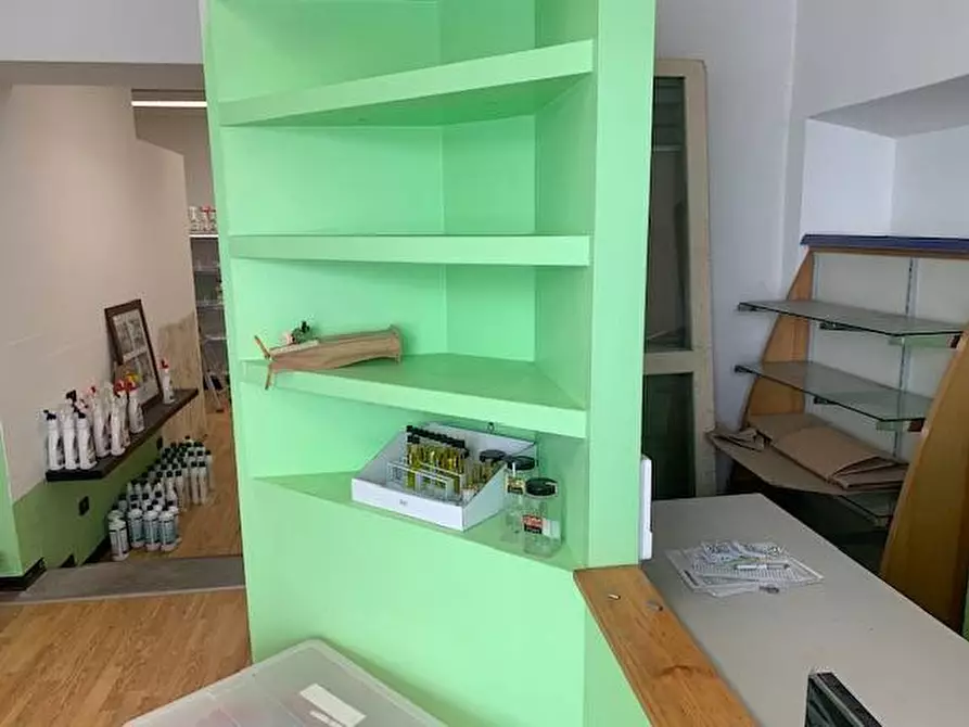 Immagine 2 di Locale commerciale in vendita  in via trieste a Capriate San Gervasio