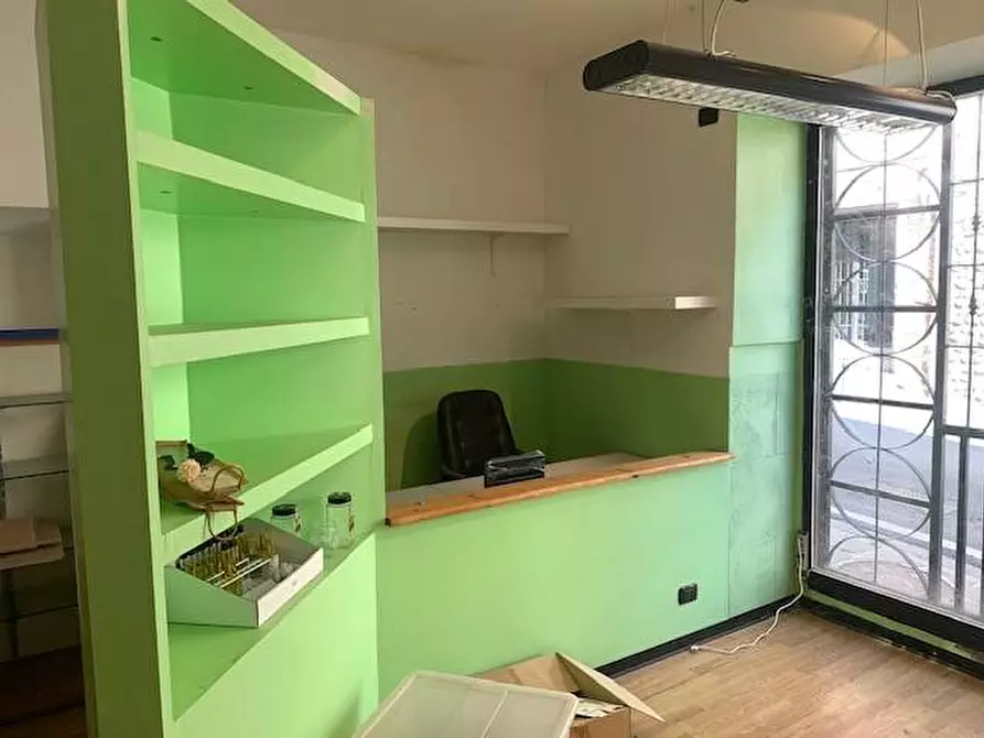 Immagine 3 di Locale commerciale in vendita  in via trieste a Capriate San Gervasio