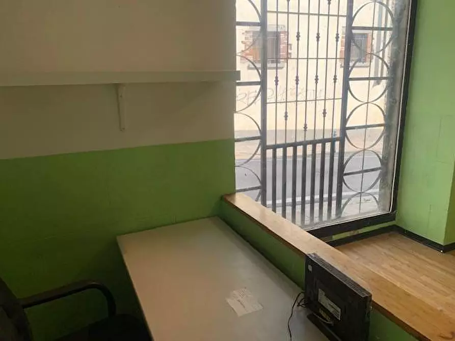 Immagine 1 di Locale commerciale in vendita  in via trieste a Capriate San Gervasio