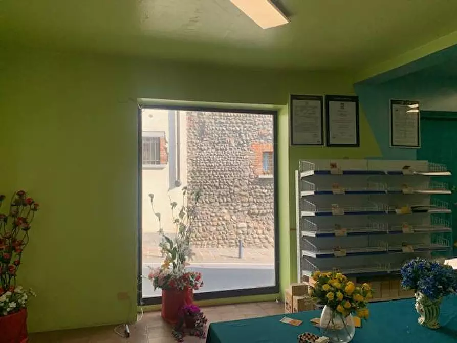 Immagine 3 di Locale commerciale in vendita  in via trieste a Capriate San Gervasio