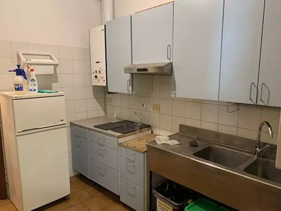 Immagine 6 di Locale commerciale in vendita  in via trieste a Capriate San Gervasio