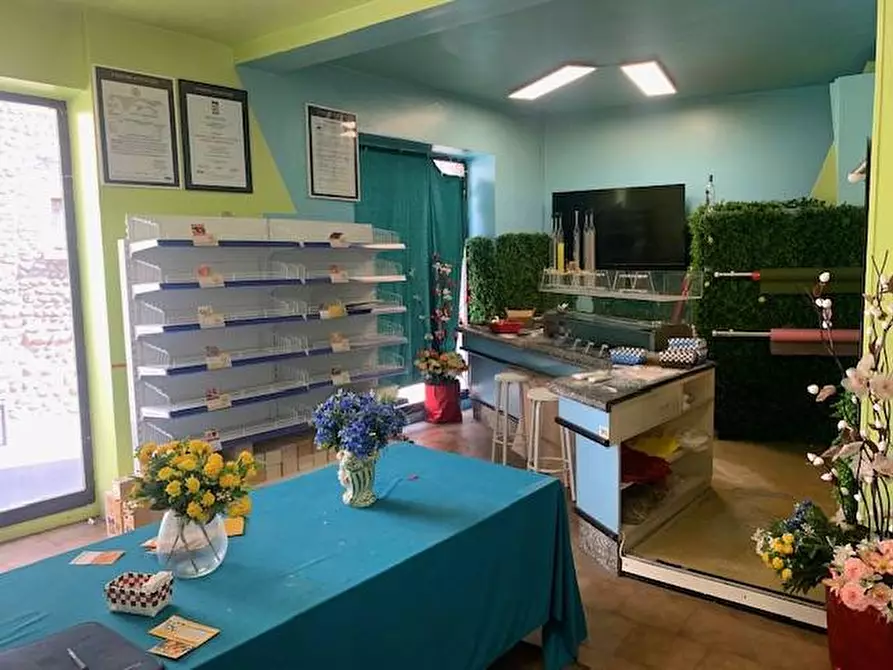 Immagine 2 di Locale commerciale in vendita  in via trieste a Capriate San Gervasio