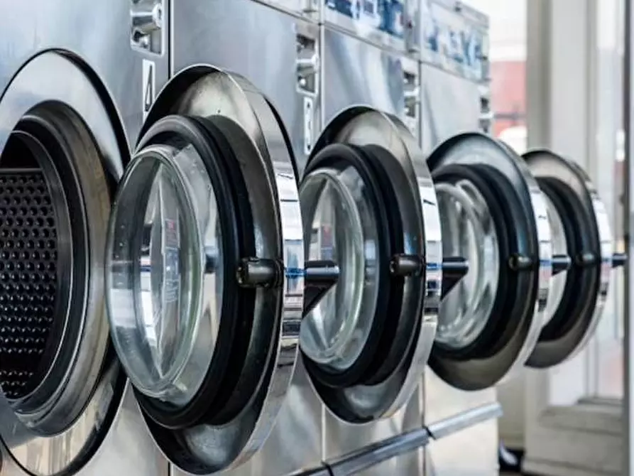 Immagine 4 di Locale commerciale in vendita  in Corso vittorio veneto a Osio Sotto