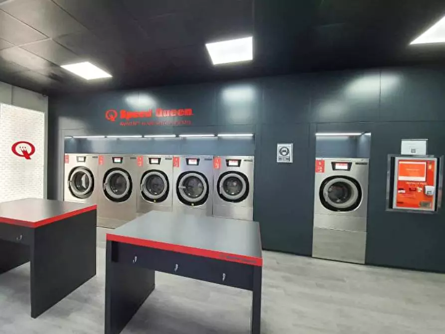 Immagine 2 di Attività commerciale in vendita  in Corso vittorio veneto a Osio Sotto