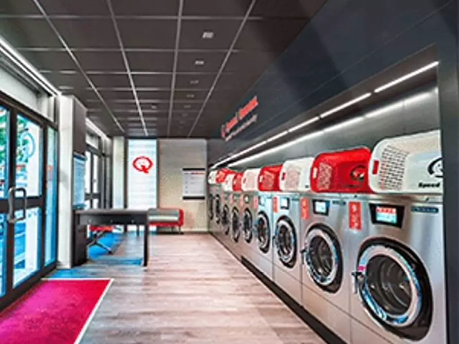 Immagine 1 di Attività commerciale in vendita  in Corso vittorio veneto a Osio Sotto