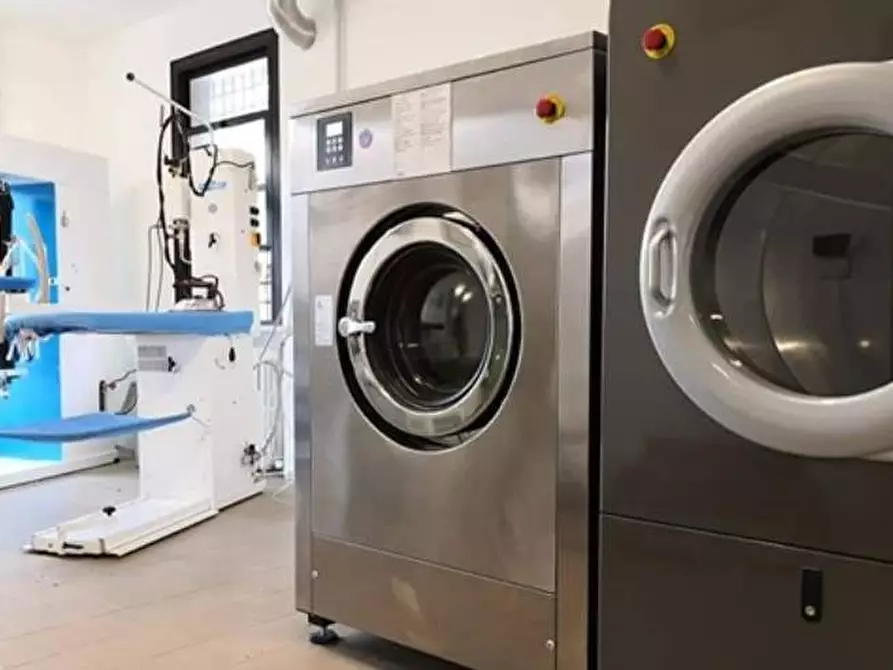 Immagine 15 di Attività commerciale in vendita  in Corso vittorio veneto a Osio Sotto